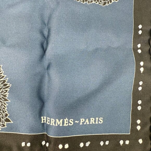 Authentic HERMES Robe Legere Embroidered Black Creme Silk Square Scarf 45 - Picture 5 of 15